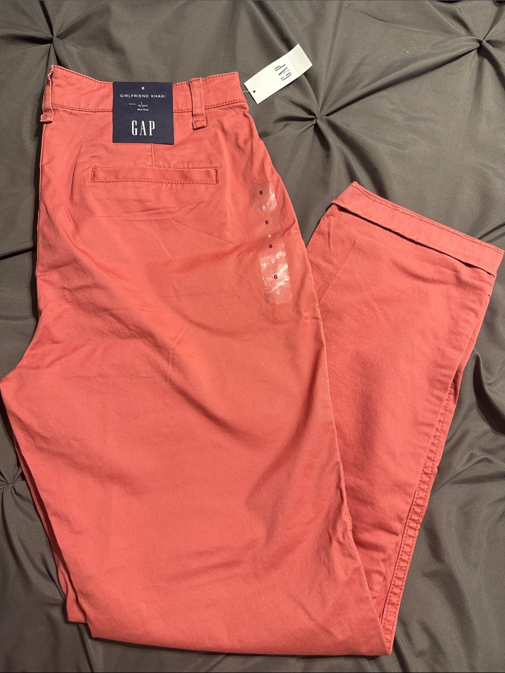 GAP Women’s size 6 Girlfriend Khaki Pants - Nantucket red